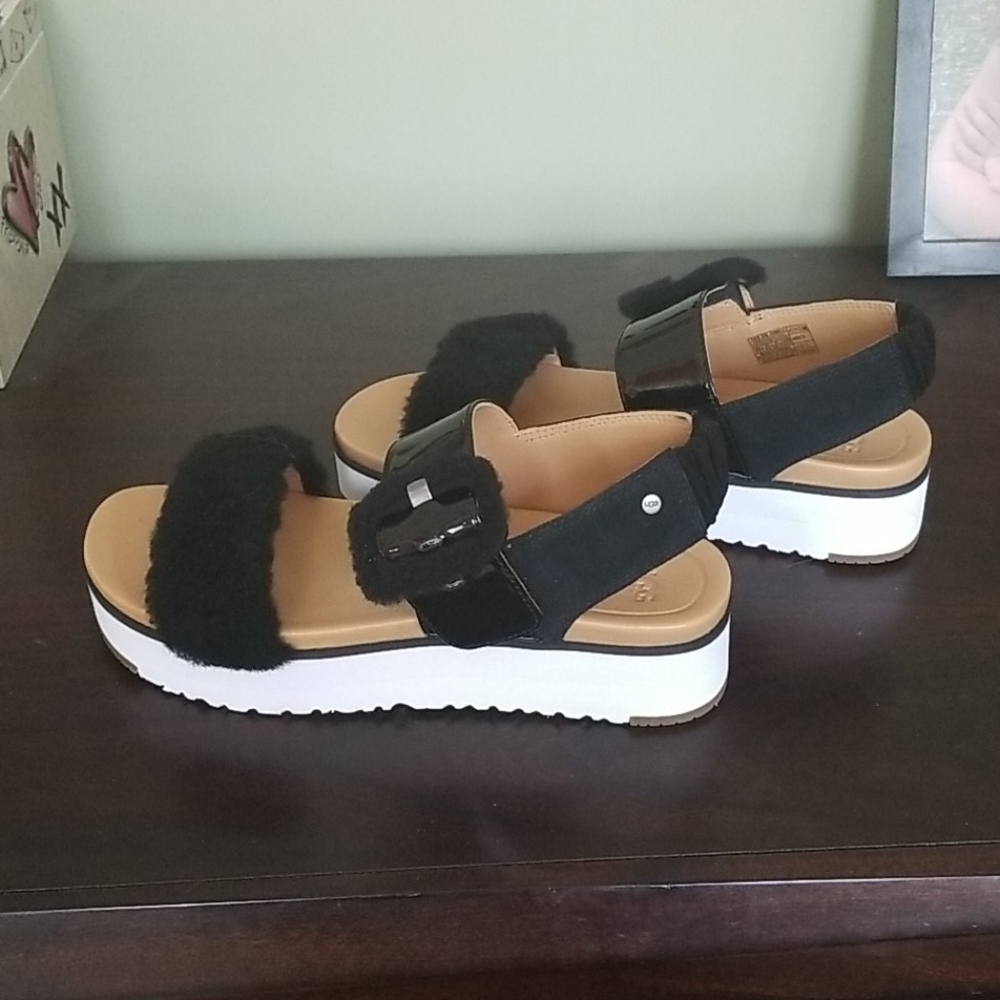 Ugg Le fluff  sandals